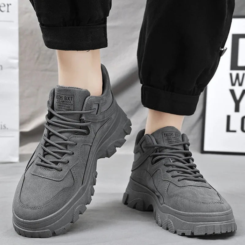 Des baskets élégantes pour hommes avec une plateforme